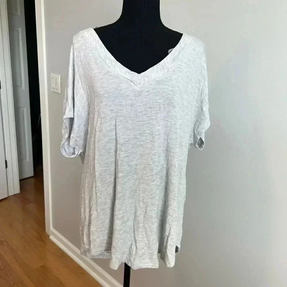 Gray Women’s Vneck short sleeve